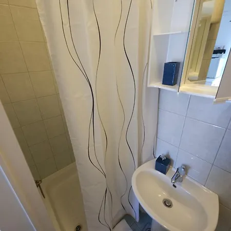 Soba Mira Апартаменти Макарська